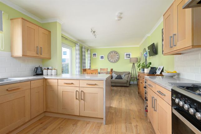 7, Alma Avenue, Aberfeldy photo 4