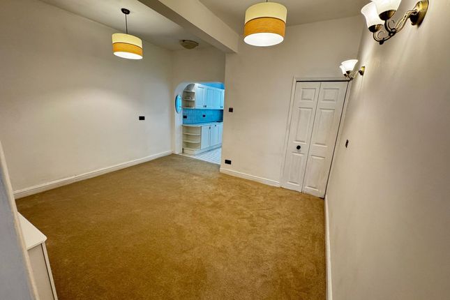17 Knutsford View, Altrincham photo 4