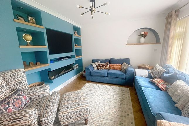 10 Vale View, Bridgend photo 3