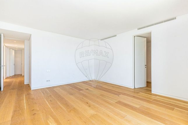 Apartment for sale in Street Name Upon Request, Lisboa, Marvila, Pt