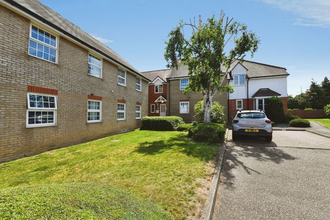 19, Shearers Way, Chelmsford photo 2
