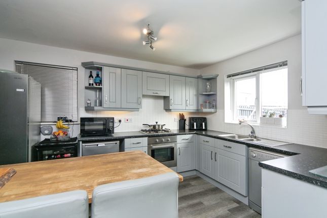30, Pen Y Cae, Abergele photo 2