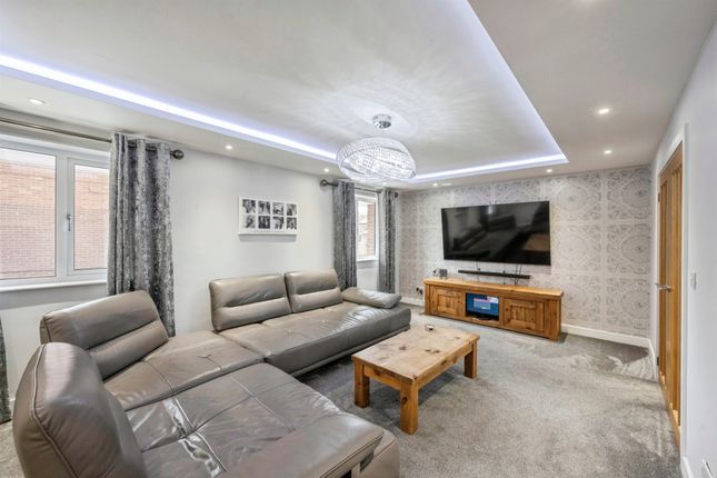 7, Aspen Close, Doncaster photo 2