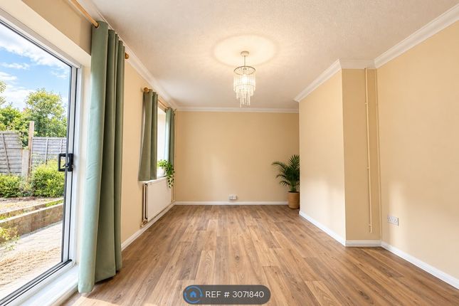 Lyndhurst Road, Tilehurst, Reading photo 4
