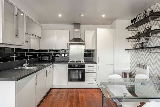 Flat 26, Rathnew Court, 5, Meath Crescent, London photo 2