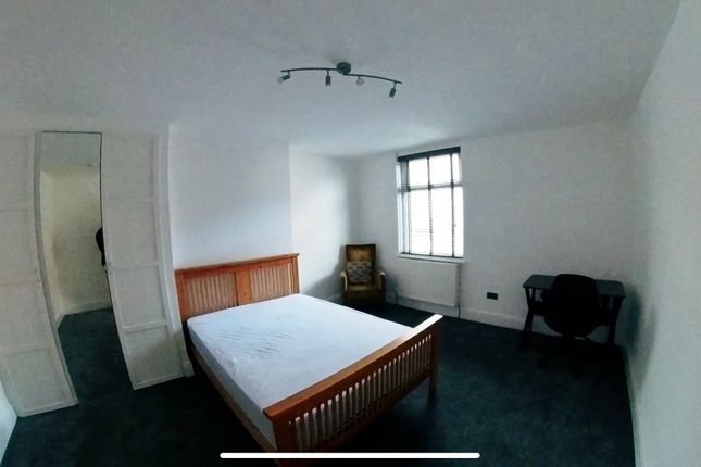 Terraced house to rent in Harley Avenue, Manchester