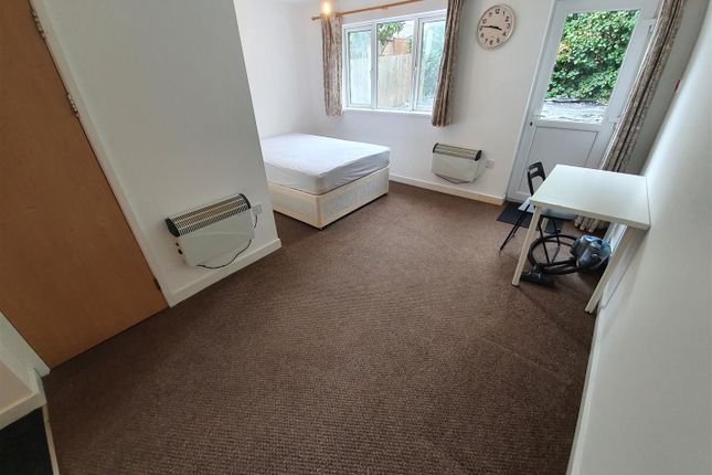 Property to rent in North Luton Place, Adamsdown, Cardiff