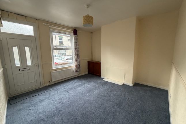 21, Empress Road, Wrexham photo 2