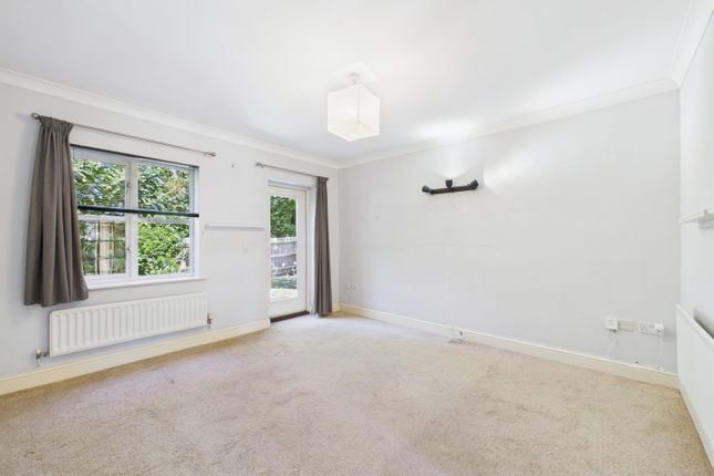 8 Lesser Horseshoe Close, Fareham photo 4