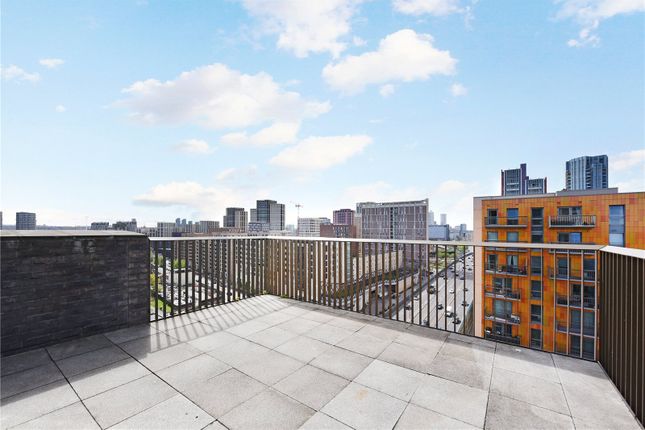 Flat for sale in 23 Maud Street, Royal Docks, London