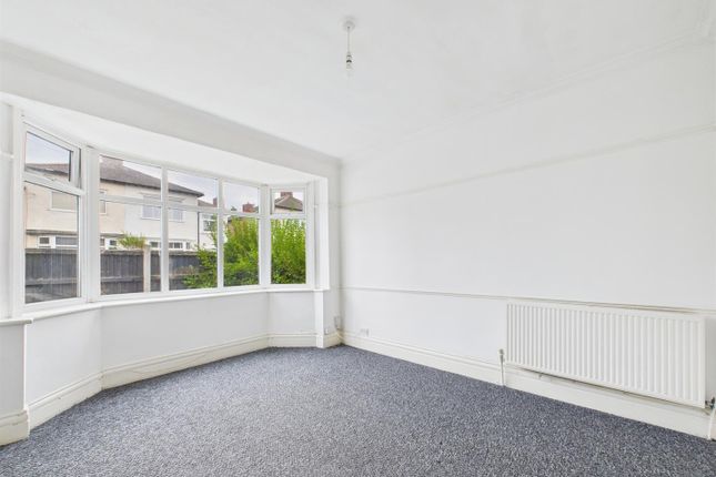 14, Stretton Avenue, Wallasey photo 4