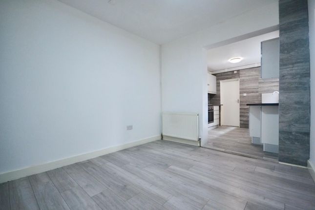 54, Curzon Street, Reading photo 2
