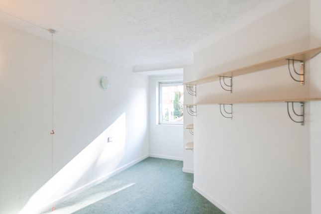 22, Amber Court, Hove photo 4