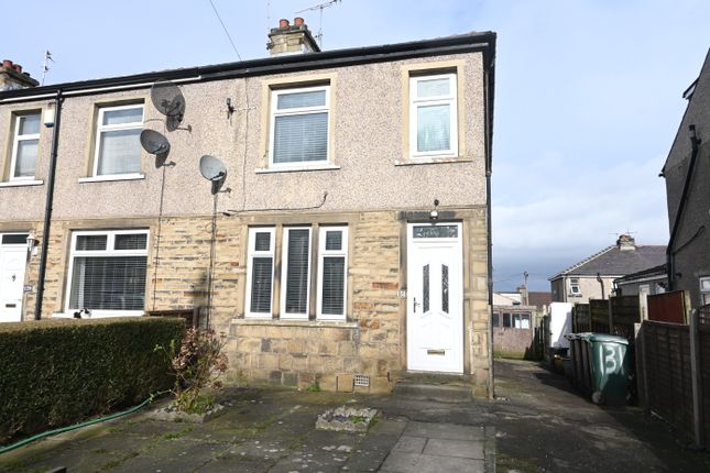 Thumbnail Town house to rent in Carrbottom Avenue, Bradford