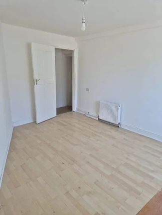136, Kynaston Avenue, Thornton Heath photo 3