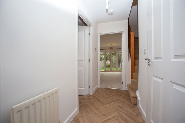 1, Knapps Crescent, Cheltenham photo 4