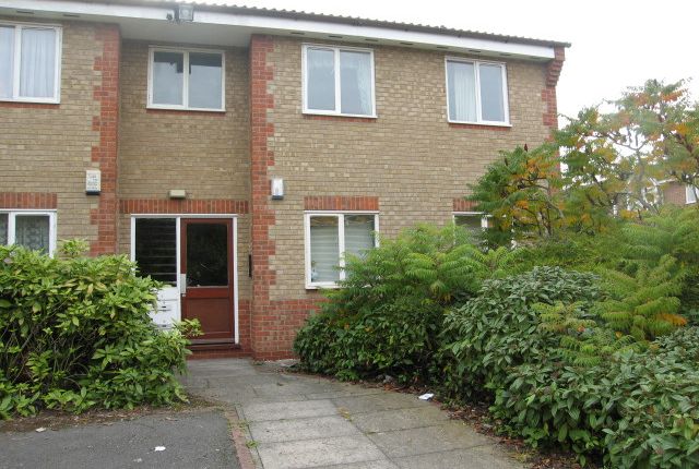 Thumbnail Flat to rent in Pickering Close, Leicester