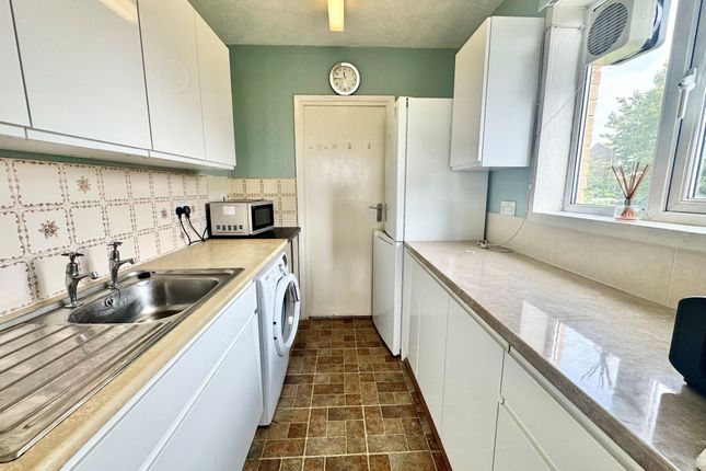 7a Iford Close, Newhaven photo 2