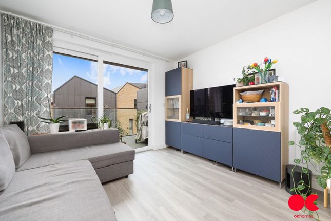 Flat for sale in Collendale Road, London