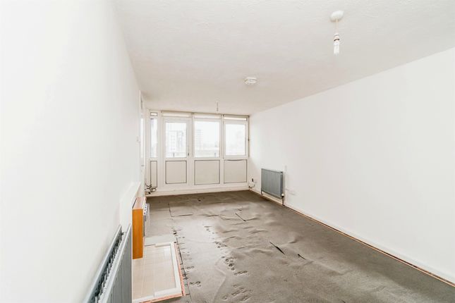 Flat for sale in Orchard Lane, Southampton