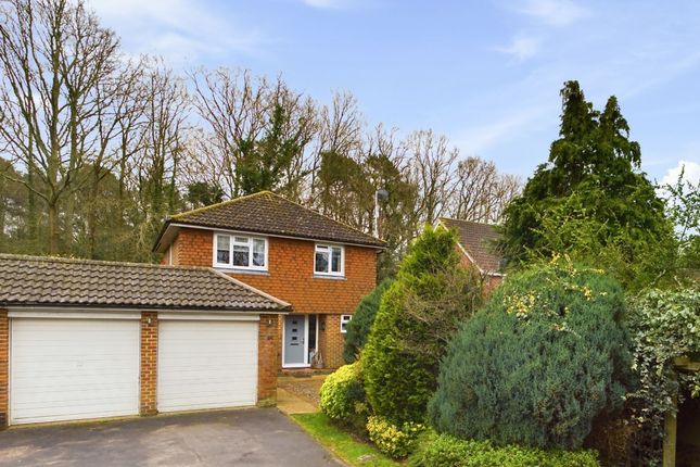 Thumbnail Detached house for sale in Lashmere, Copthorne