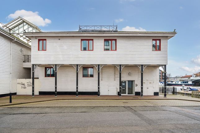 Thumbnail Flat for sale in Thames Side, Kingston Upon Thames
