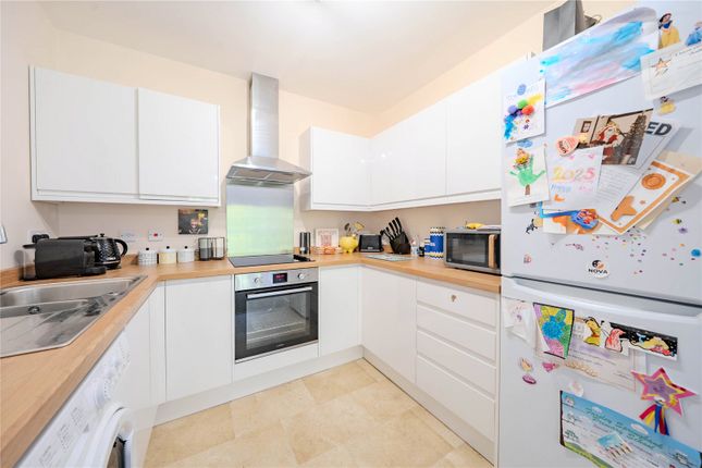 Flat 4, North View Court,, North View Street, Pudsey photo 3
