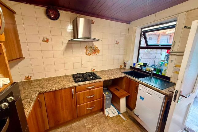 16 Stanleyfield Road, Preston photo 3