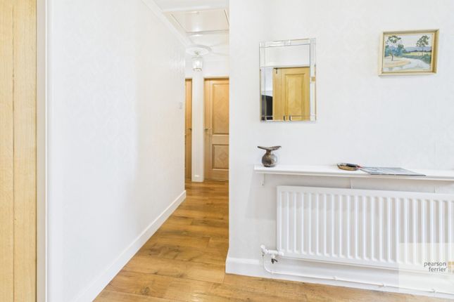 3, Westerham Close, Brandlesholme photo 3