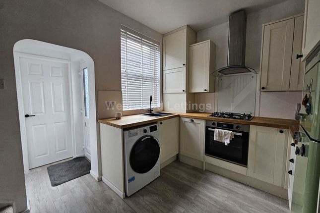 39, Chorley Street, Leek photo 4