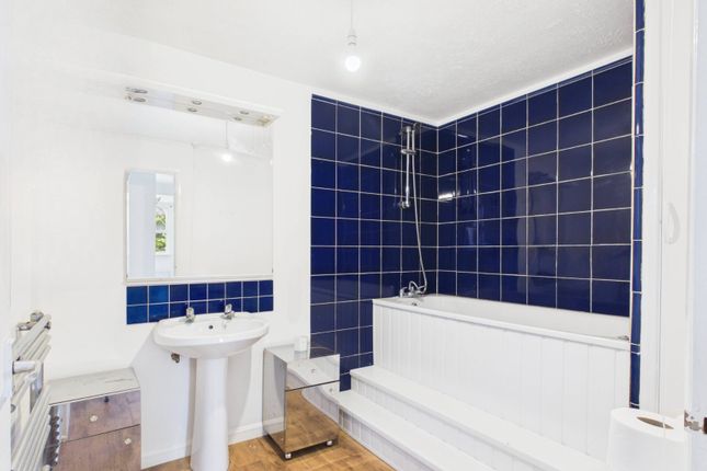 Flat 5, Abington,, Park Street, Slough photo 4