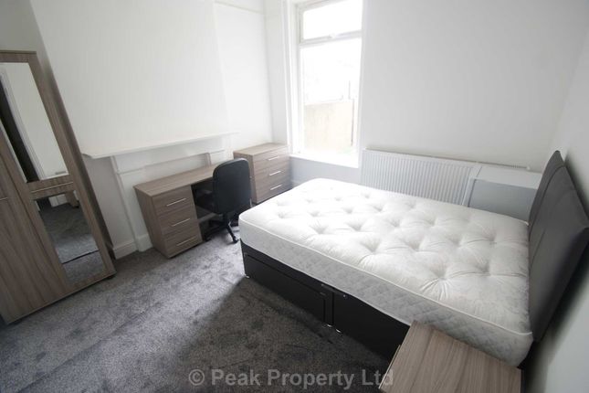 Thumbnail Room to rent in Old Southend Road, Southend On Sea