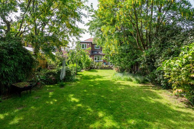 28, Green Drive, Altrincham photo 4