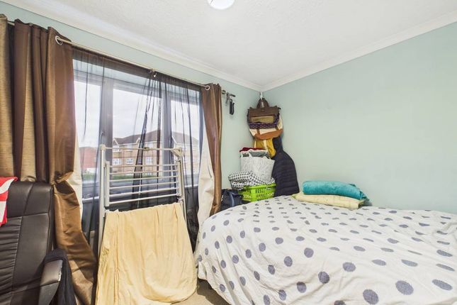 1, Trevithick Close, Feltham photo 4