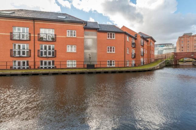 Thumbnail Flat to rent in Wharf Close, Manchester