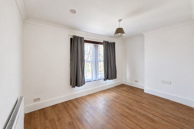 1A , St. Chad's Rd, Chadwell Heath photo 2