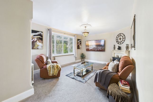46, Barton Road, Torquay photo 4