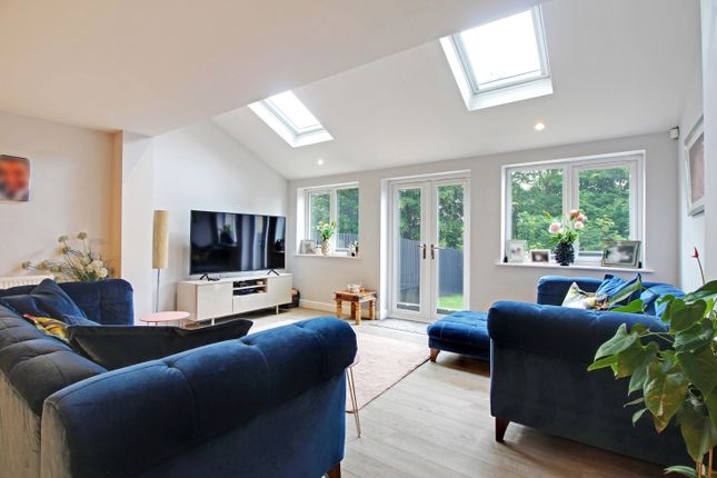 43, Greenside Gardens, Sowerby Bridge photo 4