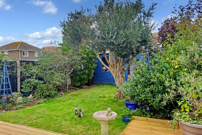58, Mallon Dene, Rustington photo 2