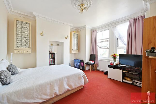 Flat to rent in St Mary's Road, Harlesden