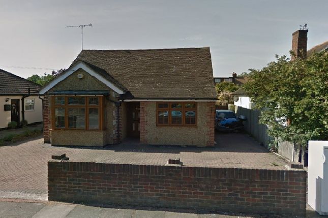 100, Station Crescent, Ashford photo 2