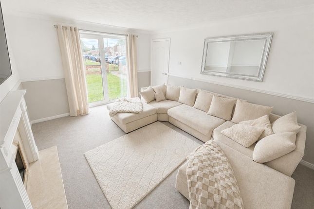 17, Wilby Close, Corby photo 3