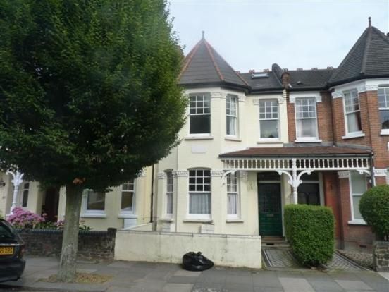 Thumbnail Flat to rent in Devonshire Road, Palmers Green, London