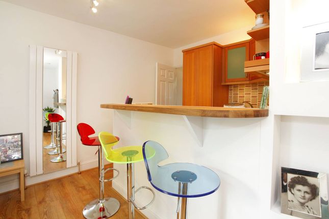 Thumbnail Flat to rent in Warwick Crescent, Little Venice, London