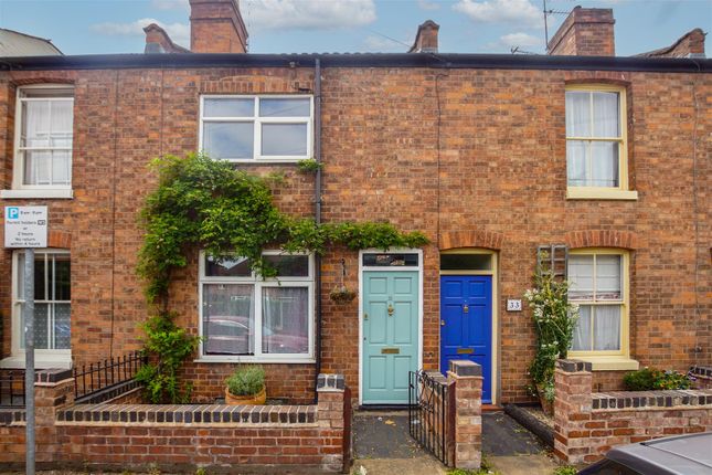 Terraced house for sale in Lakin Road, Warwick