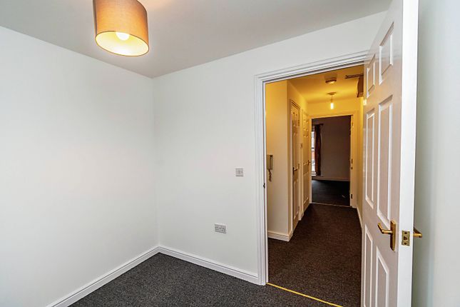 Flat for sale in Walker Road, Bloxwich, Walsall