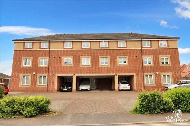 Thumbnail Flat for sale in Brunel House, Pound Lane, Thatcham, Berkshire