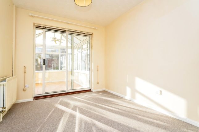 9, Milland Close, Swindon photo 4