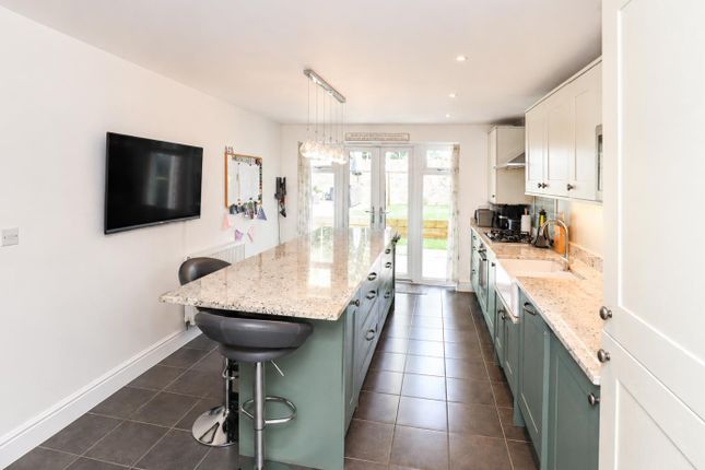 32, Grant Drive, Church Crookham photo 3