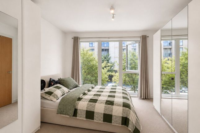 Hitherwood Court, 48, 28, Charcot Road, London photo 5